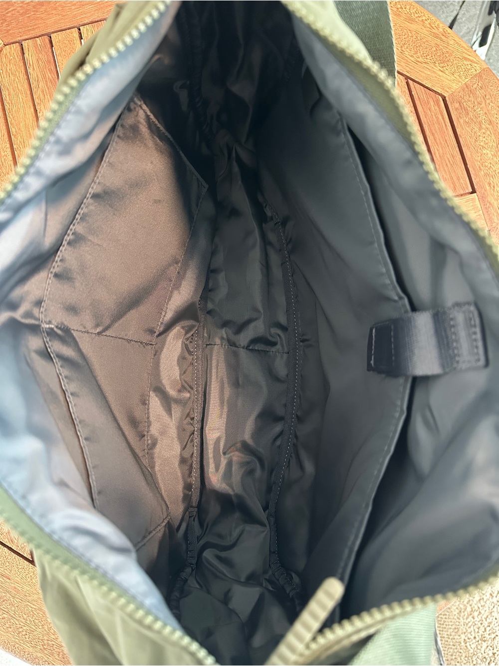 Uniqlo Multi Pocket Shoulder Bag in Olive - Picture 9 of 11